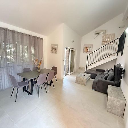 Apartments Andela Петрчане Экстерьер фото